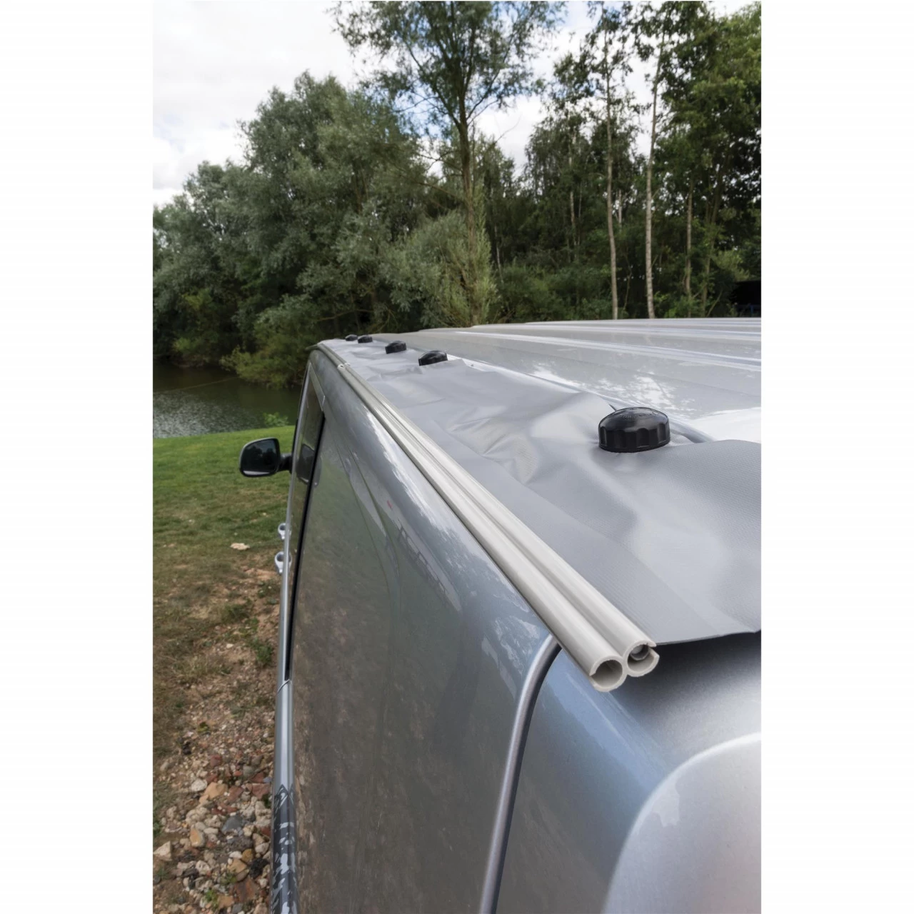 Dometic Limpet™ Driveaway-Fixiersystem (Saugnäpfe) 4 Dometic Limpet™ Driveaway-Fixiersystem (Saugnäpfe) – Bild 2